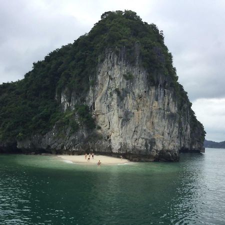 Flamingo Luxury Cruises Hotel Ha Long Exterior photo
