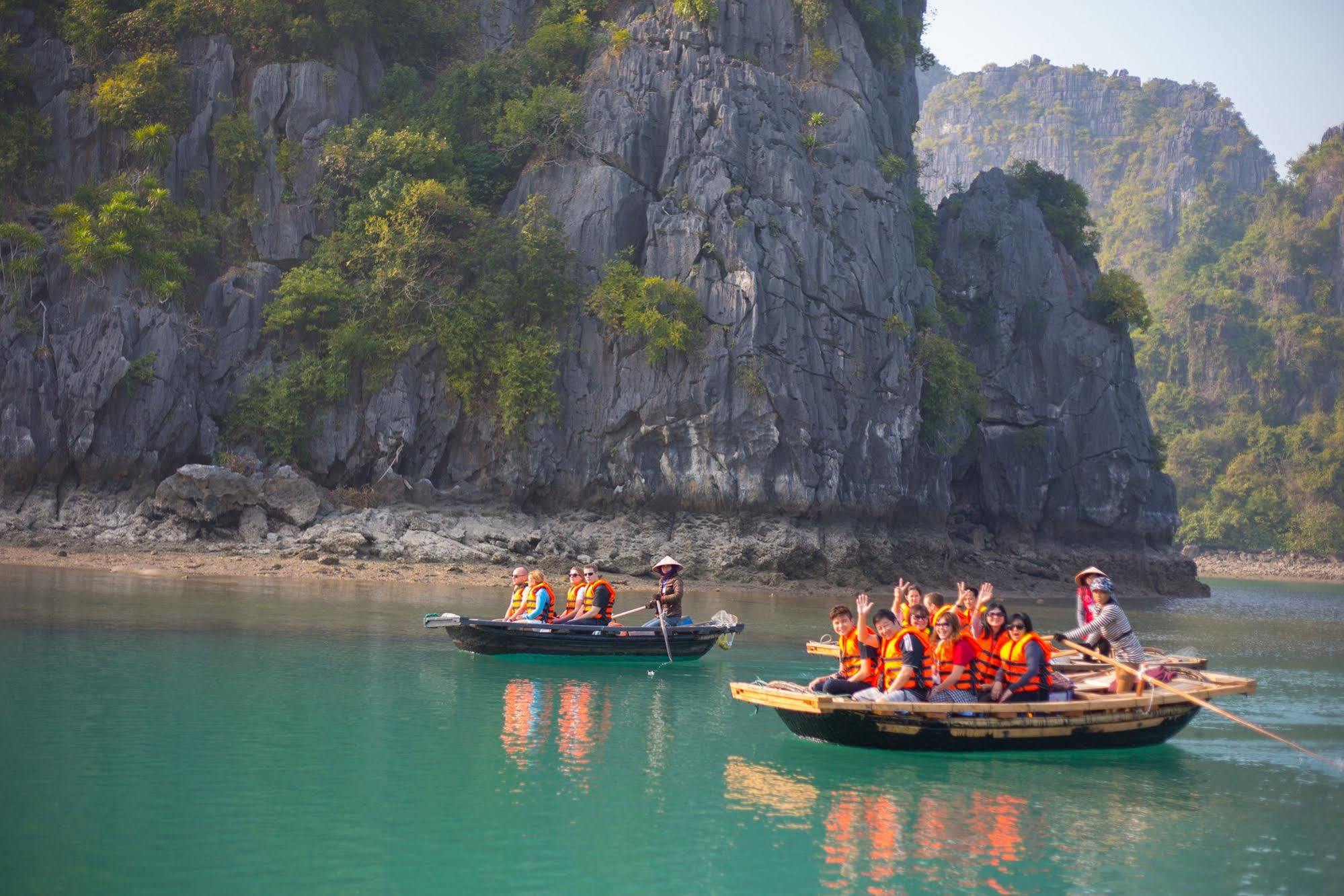 Flamingo Luxury Cruises Hotel Ha Long Exterior photo