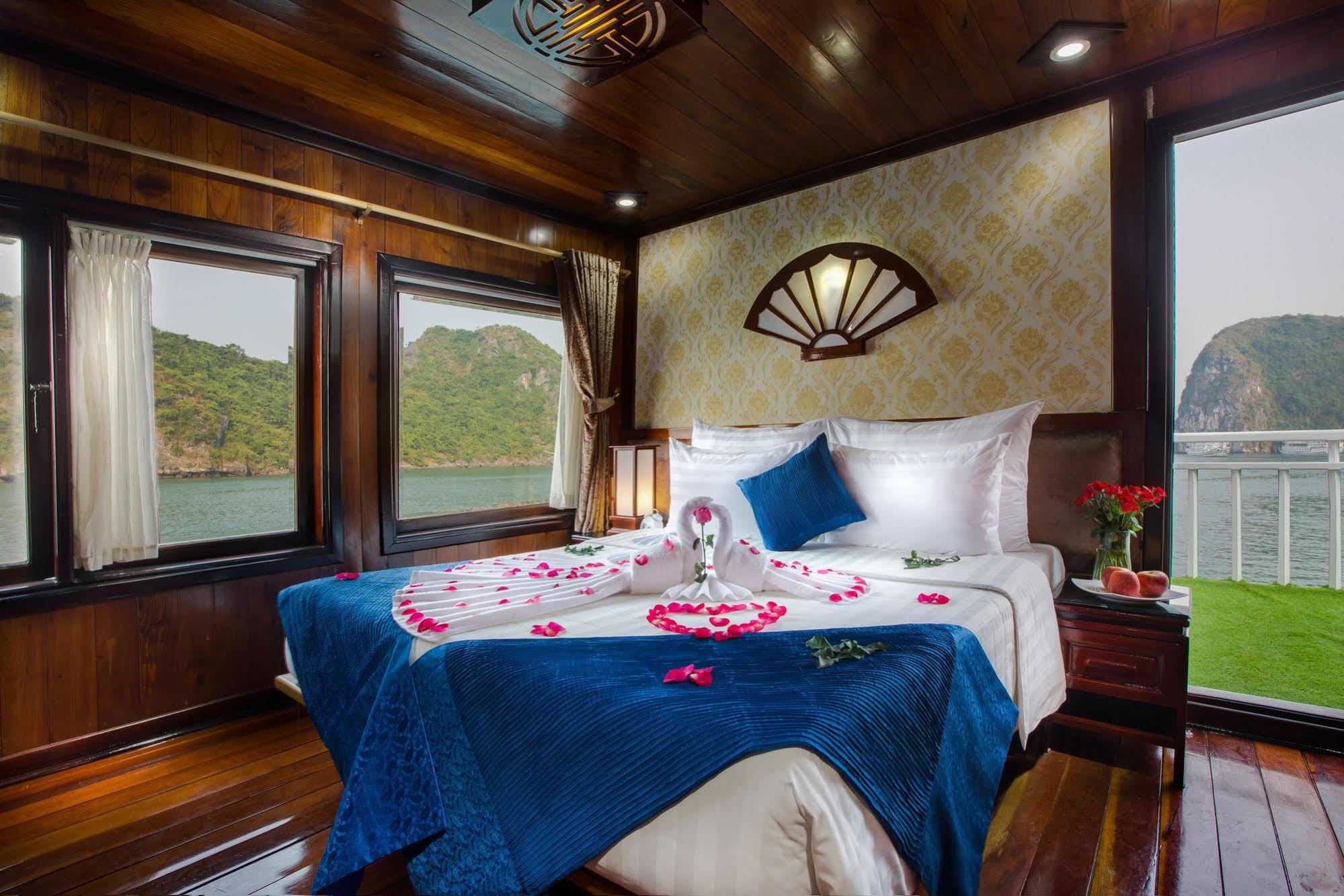 Flamingo Luxury Cruises Hotel Ha Long Exterior photo