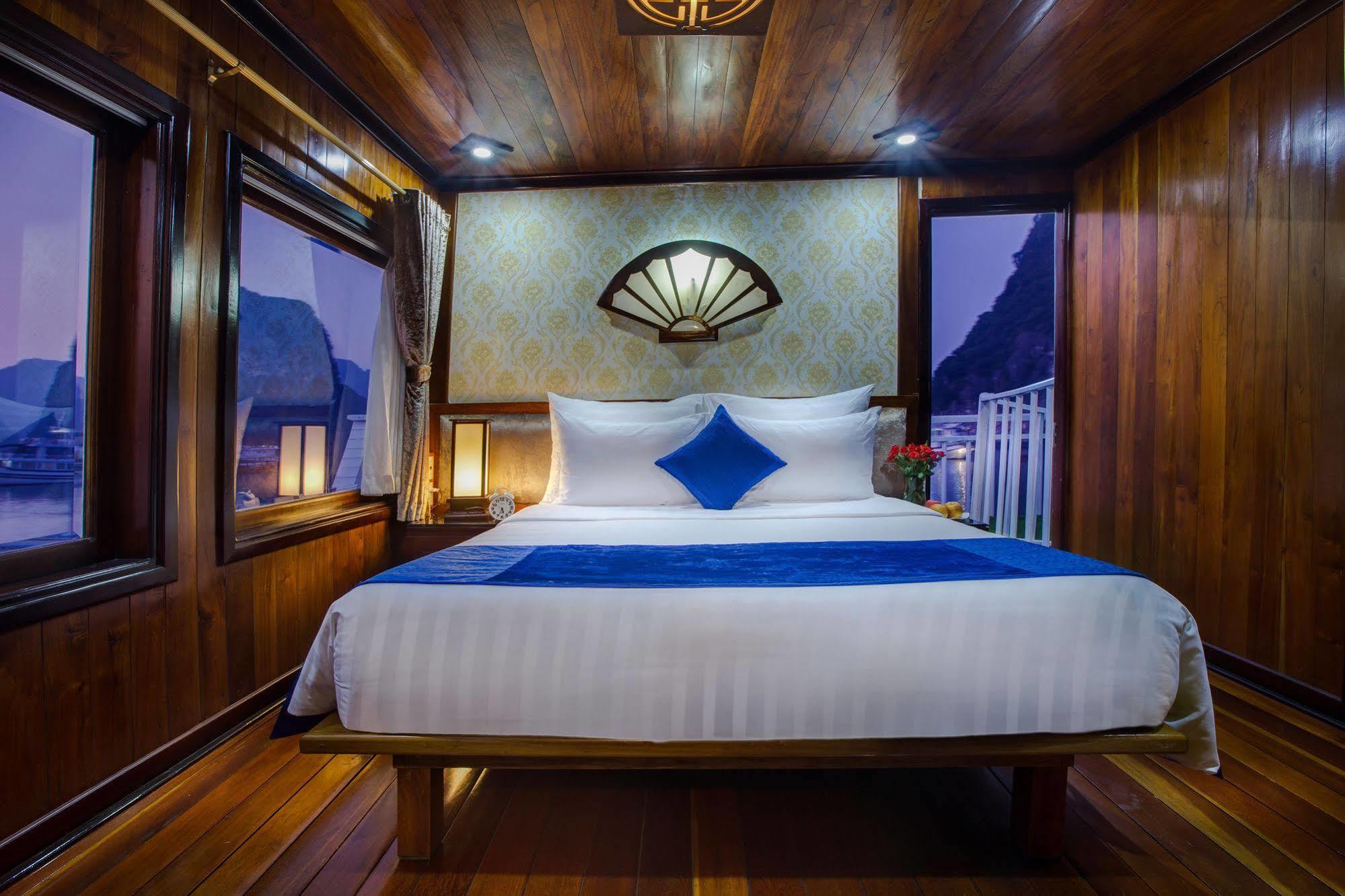 Flamingo Luxury Cruises Hotel Ha Long Exterior photo