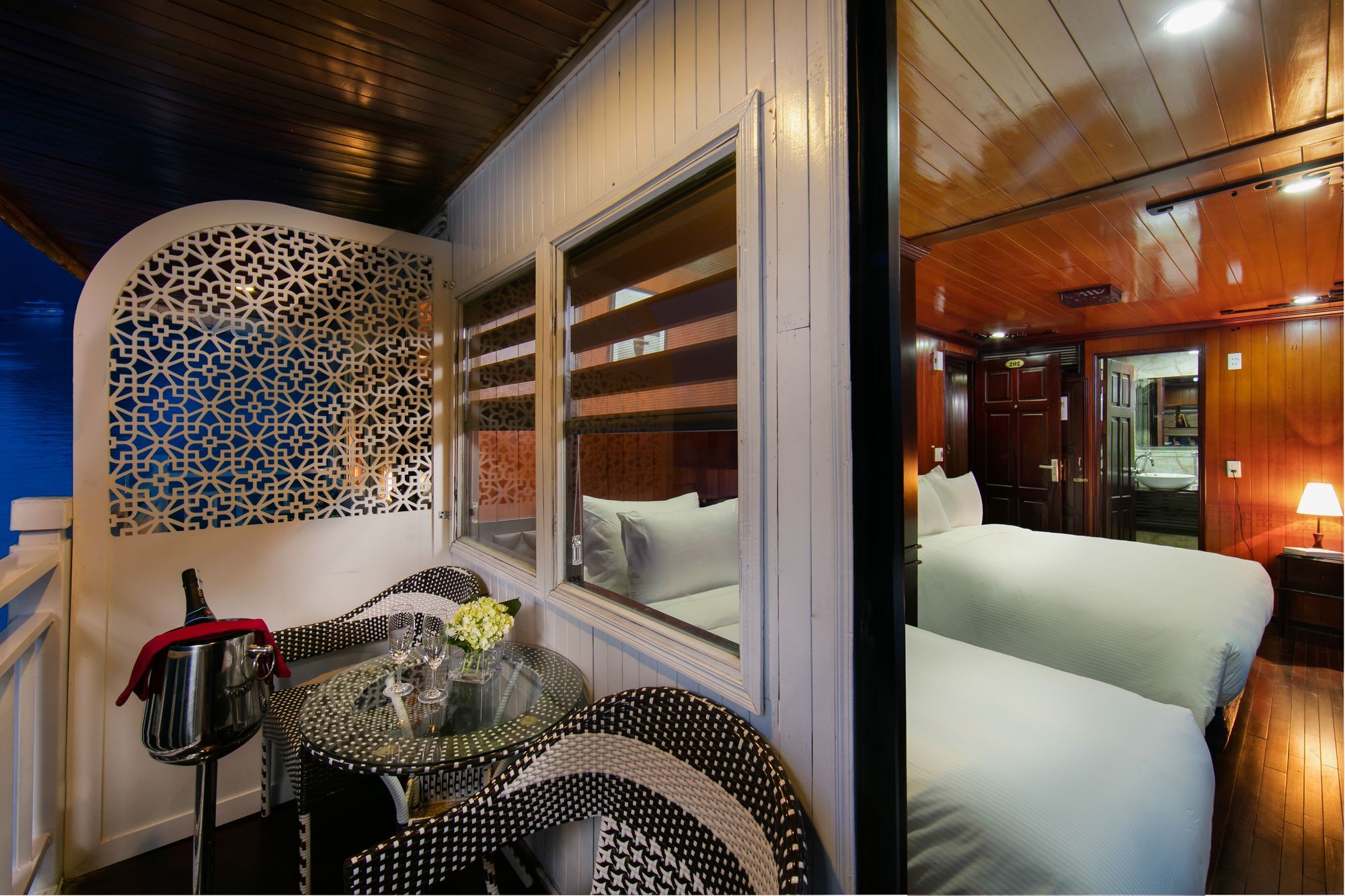 Flamingo Luxury Cruises Hotel Ha Long Exterior photo